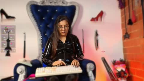 Snapshot of abbymora chatting on 11-26-25, 04:24 Miss Abby online show from 11-26-25, 04:24