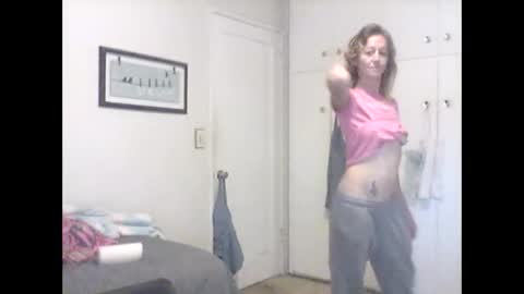 abdgg83476 online show from 10-19-25, 03:23