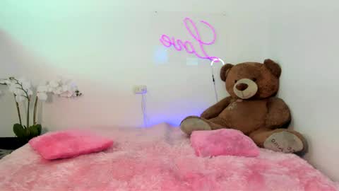  Abella and Kendra  online show from 01-08-25, 07:24