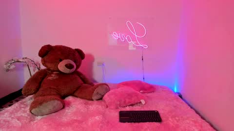  Abella and Kendra  online show from 01-11-25, 11:35