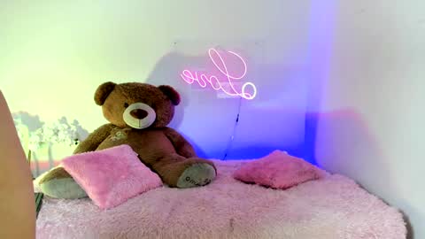  Abella and Kendra  online show from 02-07-25, 09:48