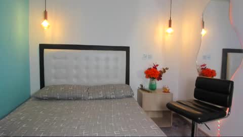  Abella and Kendra  online show from 11-05-25, 10:21