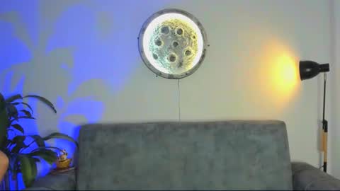 Snapshot of abellaconnor chatting on 12-22-25, 08:17 Abella and Kendra online show from 12-22-25, 08:17