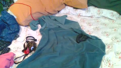 Snapshot of abhi_cam chatting on 12-27-24, 02:47 Naked Gentleman online show from 12-27-24, 02:47