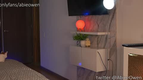 Snapshot of abie_owen chatting on 09-27-25, 12:15 abie_owen online show from 09-27-25, 12:15