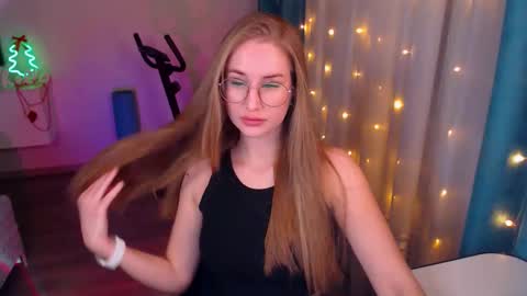 Snapshot of abigail_flex chatting on 12-08-24, 07:32 Anna online show from 12-08-24, 07:32