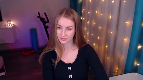 Snapshot of abigail_flex chatting on 01-26-25, 05:23 Anna online show from 01-26-25, 05:23