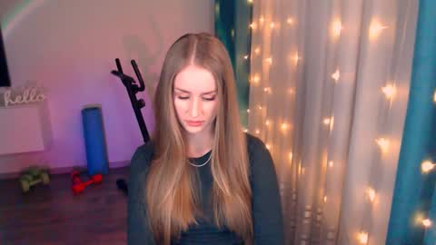 Snapshot of abigail_flex chatting on 02-16-25, 06:32 Anna online show from 02-16-25, 06:32