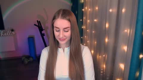 Snapshot of abigail_flex chatting on 02-28-25, 08:18 Anna online show from 02-28-25, 08:18