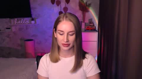 Snapshot of abigail_flex chatting on 10-08-25, 06:49 Anna online show from 10-08-25, 06:49