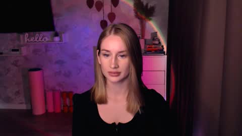 Snapshot of abigail_flex chatting on 10-10-25, 06:29 Anna online show from 10-10-25, 06:29