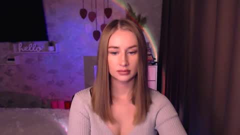 Snapshot of abigail_flex chatting on 11-19-25, 04:51 Anna online show from 11-19-25, 04:51