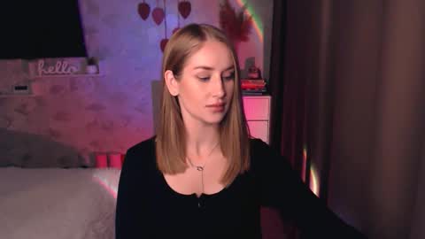 Snapshot of abigail_flex chatting on 11-24-25, 07:57 Anna online show from 11-24-25, 07:57