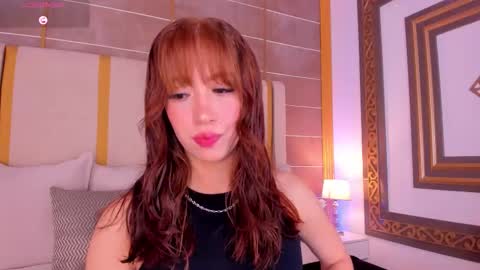 Snapshot of abigailcarter chatting on 11-17-25, 12:27 online show from 11-17-25, 12:27