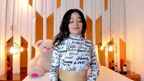 abril_cooper11 online show from 12-18-25, 08:15