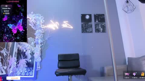 Snapshot of abril_ricci chatting on 12-22-24, 10:38 Abril  online show from 12-22-24, 10:38