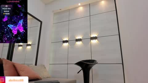 Snapshot of abril_ricci chatting on 01-23-25, 07:32 Abril  online show from 01-23-25, 07:32