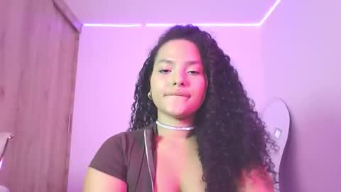 Snapshot of abril_ricci chatting on 10-10-25, 06:56 Abril  online show from 10-10-25, 06:56