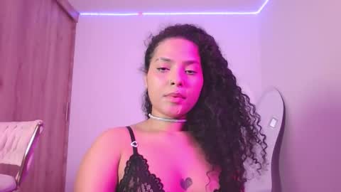 Snapshot of abril_ricci chatting on 10-13-25, 03:50 Abril  online show from 10-13-25, 03:50