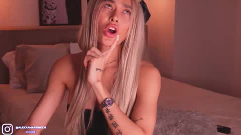 Snapshot of abril_w18 chatting on 10-02-25, 01:12 My name is Alexa. Please say hello I like to chat with you. If you have requests please use tip online show from 10-02-25, 01:12