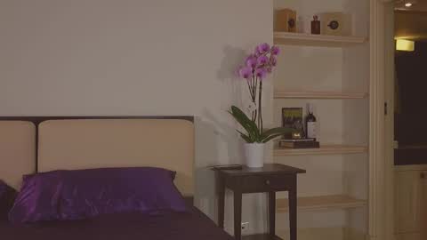 Abril Colls online show from 02-18-26, 07:43