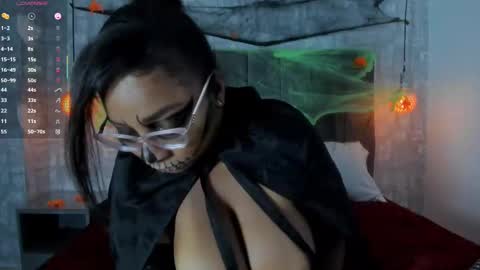 abrilsantana_ online show from 10-30-25, 05:42