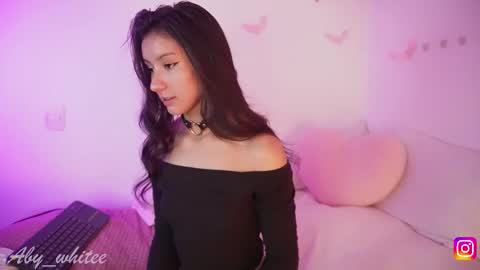 Snapshot of aby_whitee chatting on 11-06-25, 05:19 Aby online show from 11-06-25, 05:19