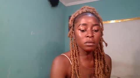 Snapshot of acadiah chatting on 10-22-25, 12:38 Cadih online show from 10-22-25, 12:38
