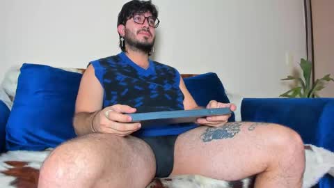 Snapshot of ackerman_eren_ chatting on 01-12-25, 10:02 R. online show from 01-12-25, 10:02