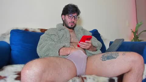 Snapshot of ackerman_eren_ chatting on 01-23-25, 12:30 R. online show from 01-23-25, 12:30