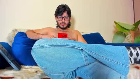 Snapshot of ackerman_eren_ chatting on 02-05-25, 06:59 R. online show from 02-05-25, 06:59