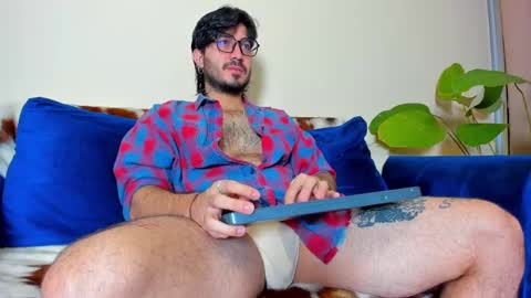 Snapshot of ackerman_eren_ chatting on 02-15-25, 09:38 R. online show from 02-15-25, 09:38