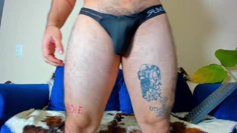 Snapshot of ackerman_eren_ chatting on 02-24-25, 01:21 R. online show from 02-24-25, 01:21