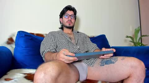 Snapshot of ackerman_eren_ chatting on 03-06-25, 09:25 R. online show from 03-06-25, 09:25