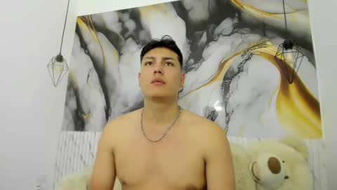 Snapshot of actisain chatting on 10-22-25, 12:44 actisain online show from 10-22-25, 12:44