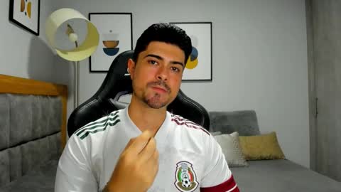 adam clarke online show from 11-25-25, 04:34