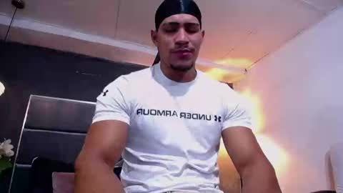 adam_fit19cm online show from 10-20-25, 01:55