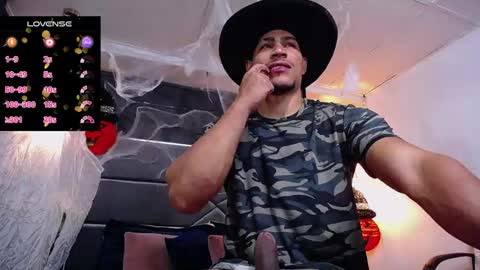 adam_fit19cm online show from 10-31-25, 02:18