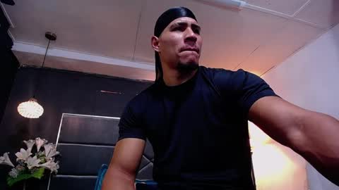 adam_fit19cm online show from 11-12-25, 02:06