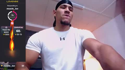 adam_fit19cm online show from 12-05-25, 01:52