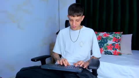 Adam online show from 02-05-25, 07:53