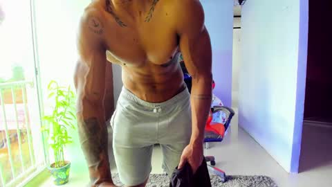 Adam Valencia online show from 10-04-25, 07:23