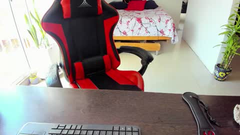 Adam Valencia online show from 10-21-25, 03:46