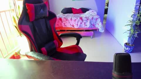 Adam Valencia online show from 10-23-25, 07:01