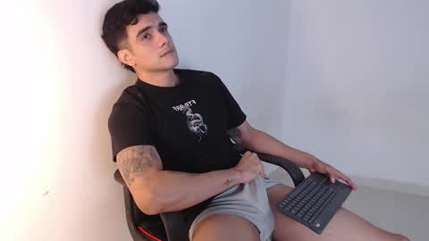 Hello guys excuse my absence I will be absent for several days for health reasons I hope you understand thank you very much. online show from 10-06-25, 06:11