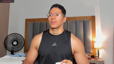 adambrocs1 online show from 03-07-25, 12:48