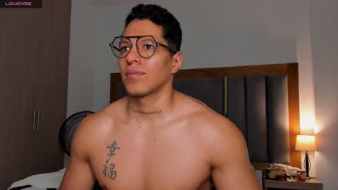 adambrocs1 online show from 03-11-25, 08:41