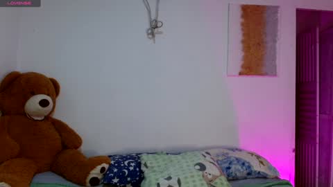 ADAMS Y NIKI online show from 02-09-25, 03:00