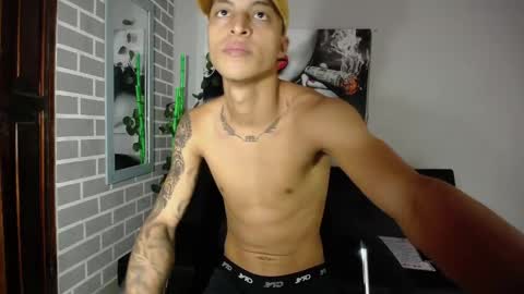 Snapshot of adan_connor chatting on 12-19-25, 04:14 adan_connor online show from 12-19-25, 04:14