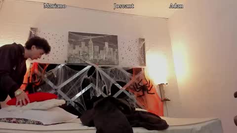 Adan Oriol online show from 10-26-25, 03:12